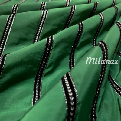 Tkanina pikowana zdobiona zielona