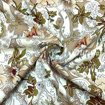 tkanina wiskozowa kompozycja beżowych i szkicowanych kwiatów